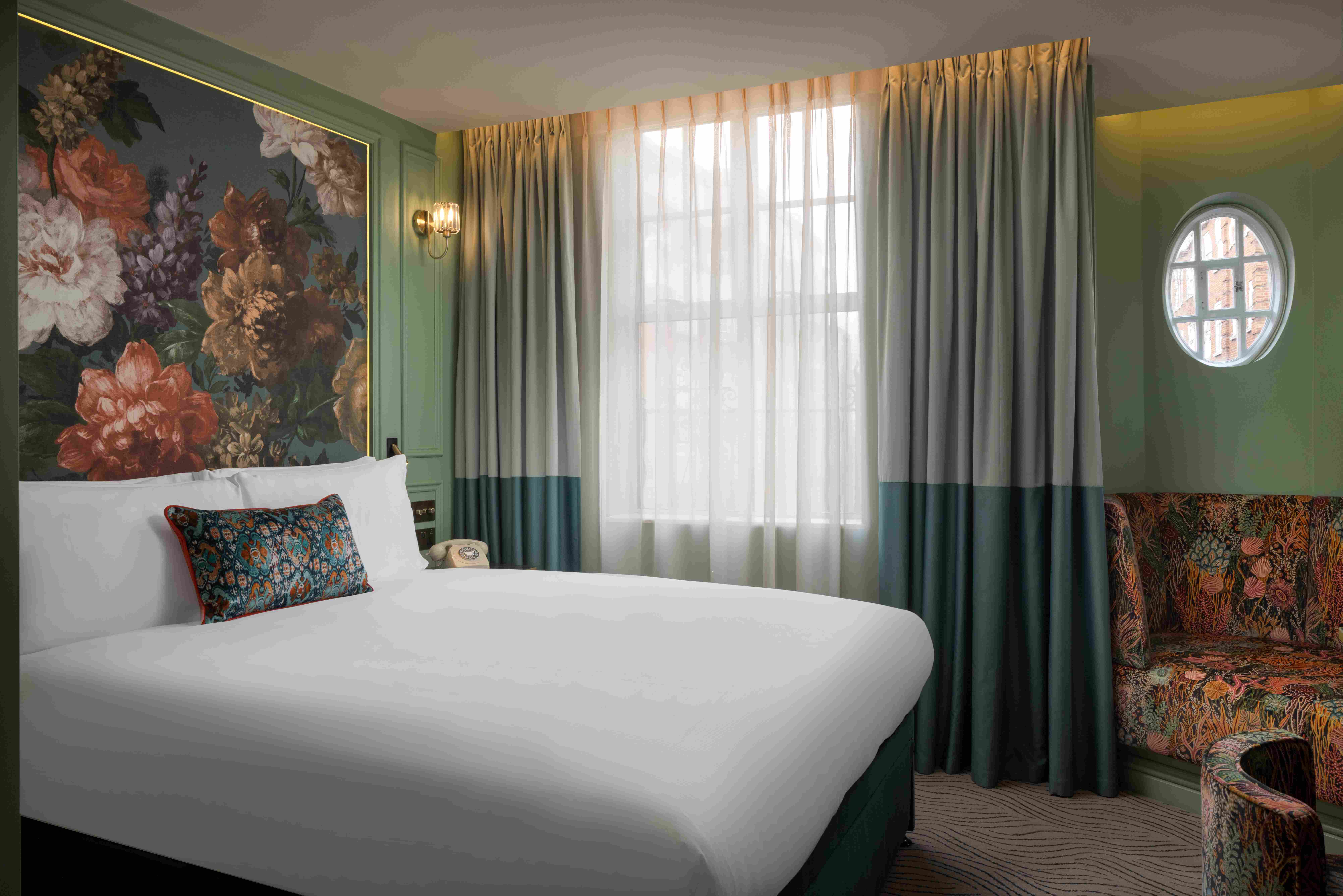 Kensington Hideaway bedroom