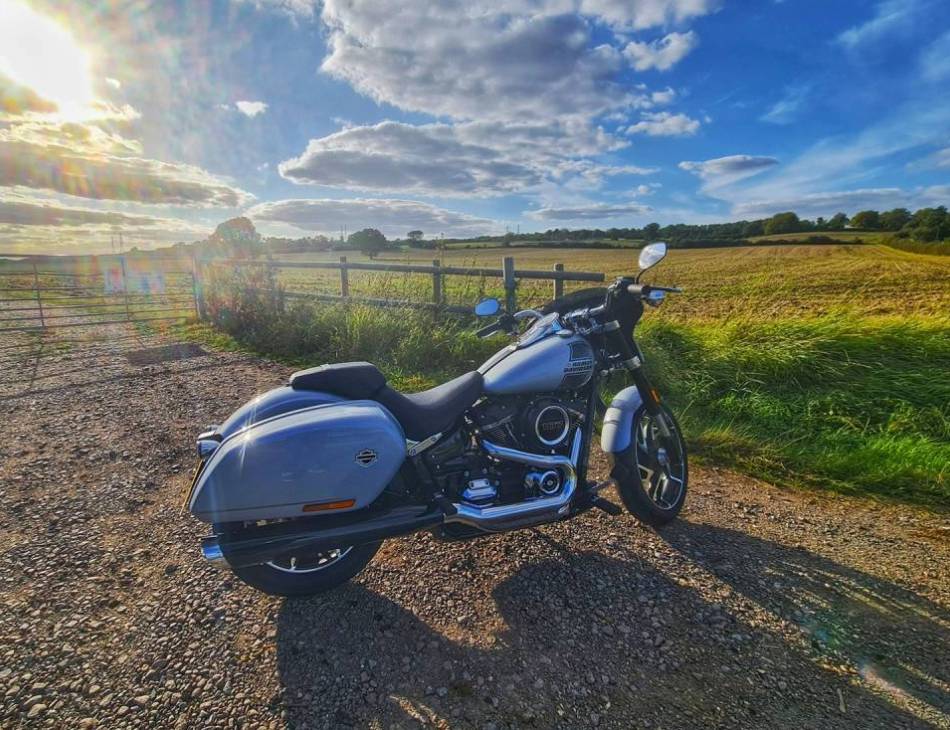 Harley Davidson Sportglide - The Best Of Both Worlds