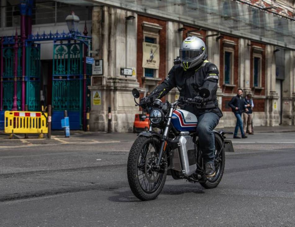 Silence the City. Ride the Future: Maeving RM1S