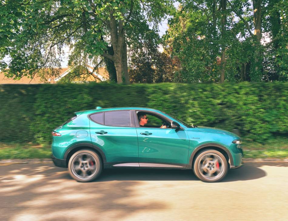 Alfa Romeo Tonale Veloce 1.3 280 PHEV Review