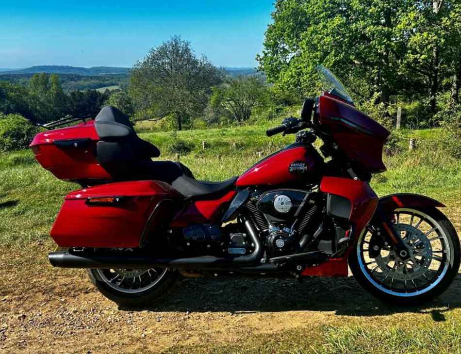 Glide the Streets, Own the Journey