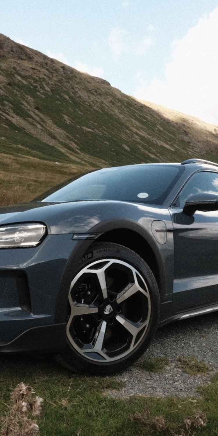 Porsche Taycan 4S Cross Turismo