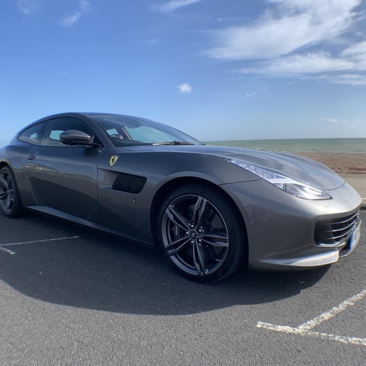 Ferrari GTC4Lusso V12