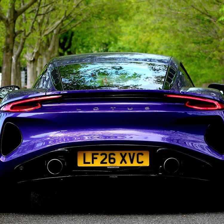 Lotus Emira