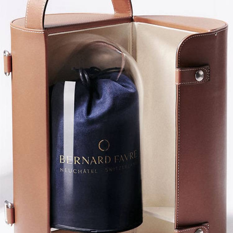 Bernard Favre Travel Case Planet Leather - Black