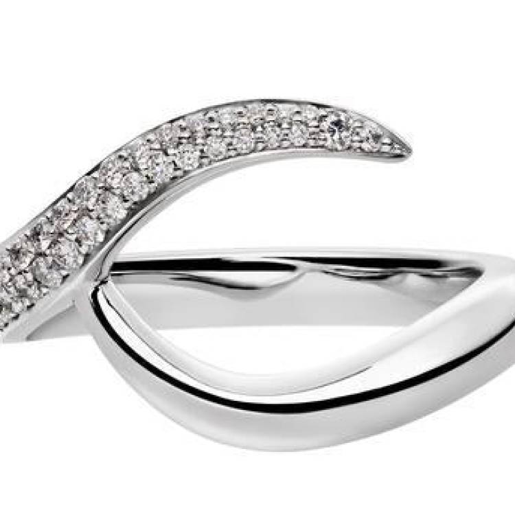 Shaun Leane Entwined 18ct White Gold 0.16ct Diamond Inward Wedding Ring - O