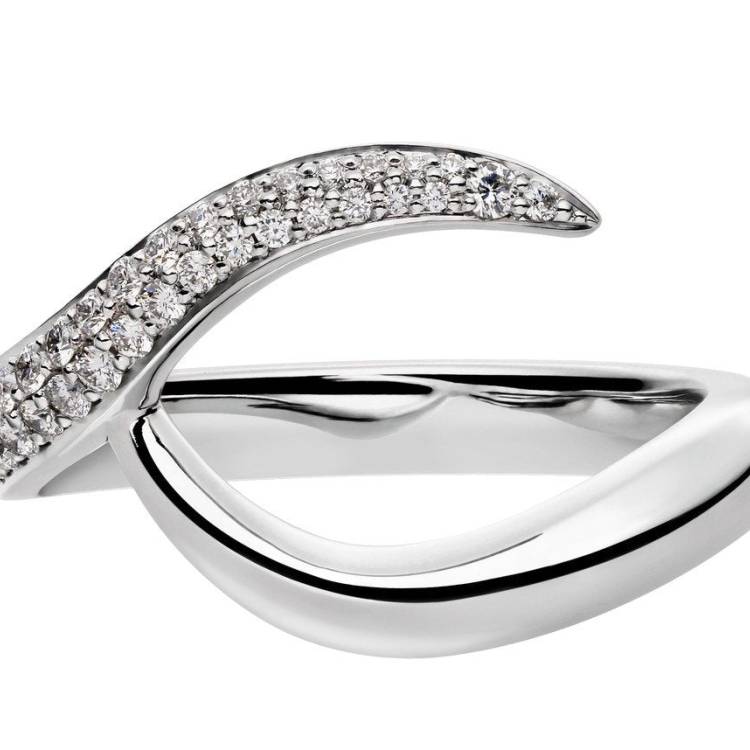 Shaun Leane Entwined Platinum 0.16ct Diamond Inward Wedding Ring - M